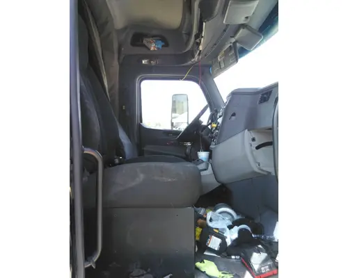 PETERBILT 579 CAB