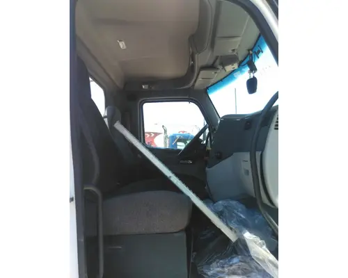 PETERBILT 579 CAB