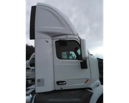 PETERBILT 579 CAB