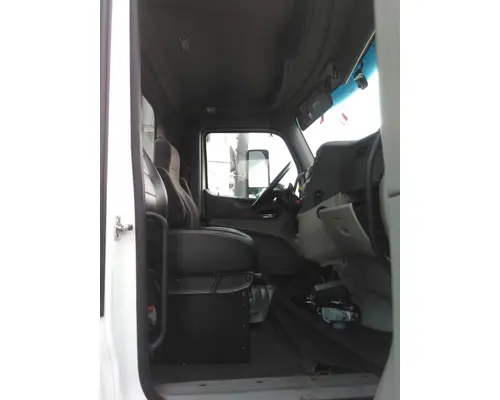 PETERBILT 579 CAB