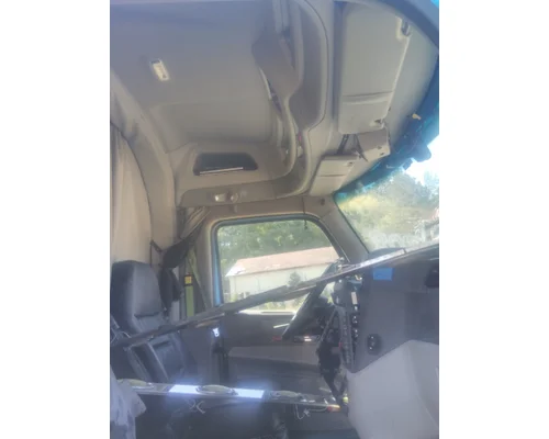 PETERBILT 579 CAB