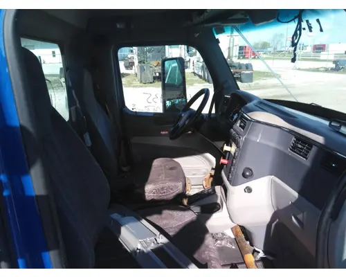 PETERBILT 579 CAB