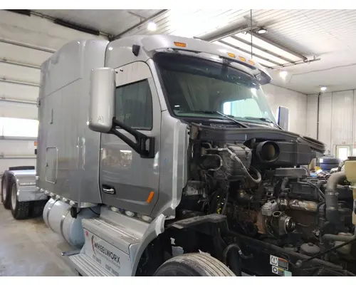 PETERBILT 579 CAB