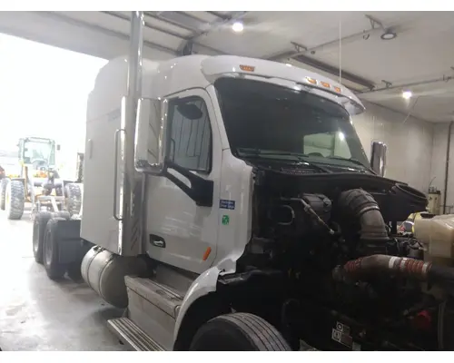 PETERBILT 579 CAB