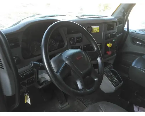 PETERBILT 579 CAB