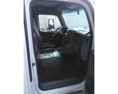 PETERBILT 579 CAB