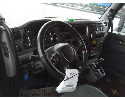 PETERBILT 579 CAB