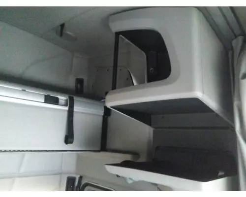 PETERBILT 579 CAB