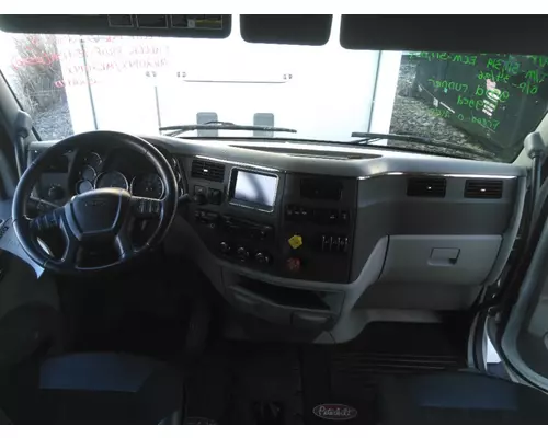 PETERBILT 579 CAB