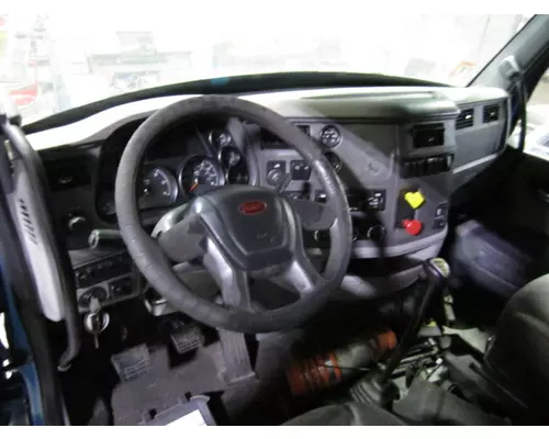 PETERBILT 579 CAB