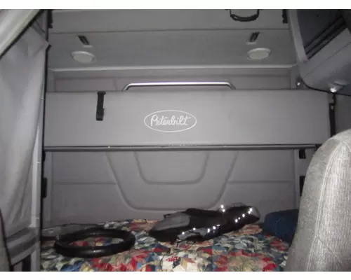 PETERBILT 579 CAB