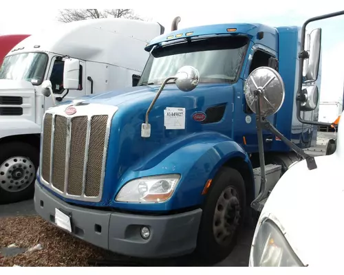 PETERBILT 579 CAB