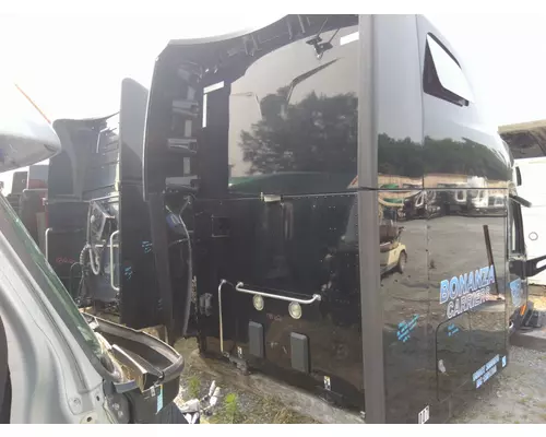 PETERBILT 579 CAB