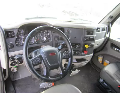 PETERBILT 579 CAB