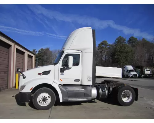 PETERBILT 579 CAB