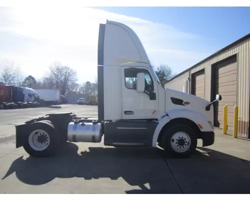 PETERBILT 579 CAB