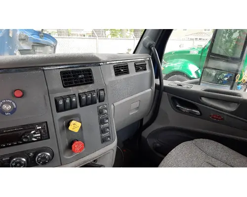 PETERBILT 579 CAB