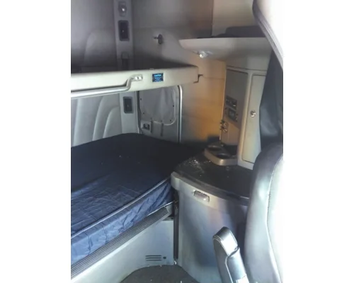 PETERBILT 579 CAB