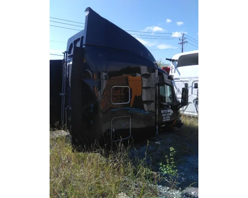 PETERBILT 579 CAB