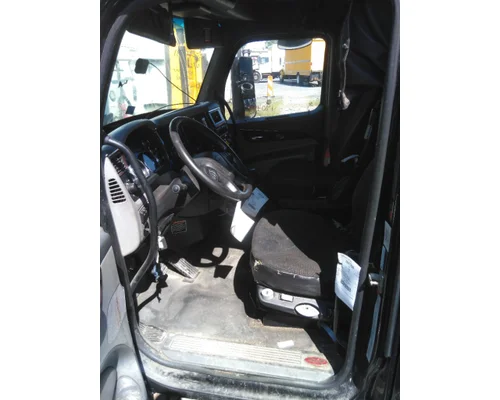 PETERBILT 579 CAB