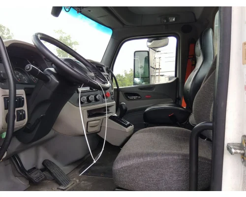 PETERBILT 579 CAB