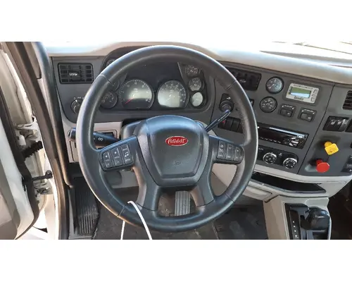PETERBILT 579 CAB
