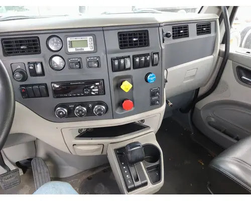 PETERBILT 579 CAB