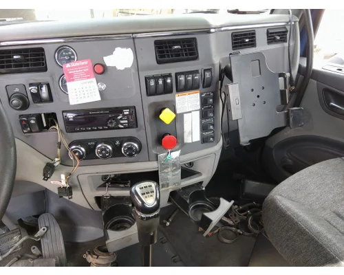 PETERBILT 579 CAB