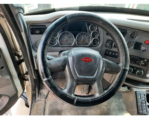 PETERBILT 579 CAB