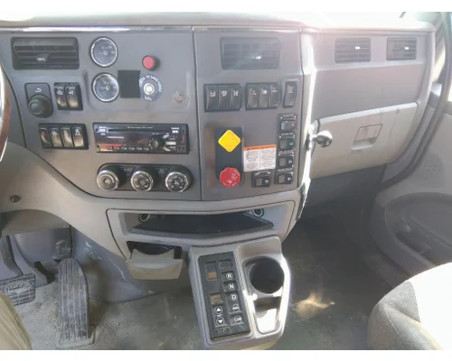 PETERBILT 579 CAB