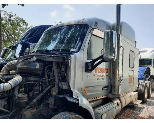 PETERBILT 579 CAB