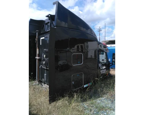 PETERBILT 579 CAB