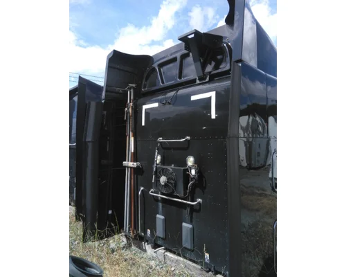 PETERBILT 579 CAB