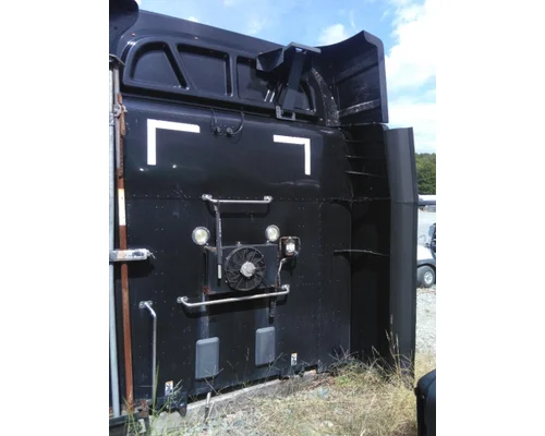 PETERBILT 579 CAB
