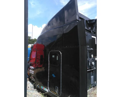 PETERBILT 579 CAB