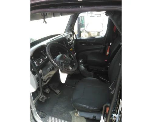 PETERBILT 579 CAB