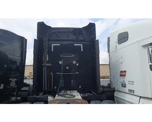 PETERBILT 579 CAB