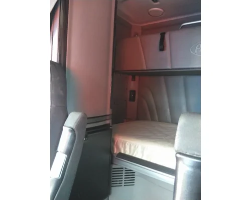 PETERBILT 579 CAB