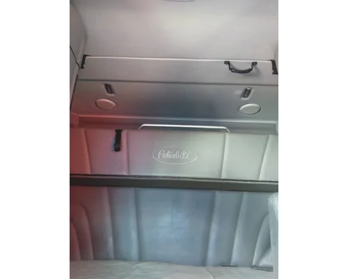 PETERBILT 579 CAB