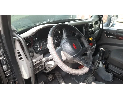 PETERBILT 579 CAB