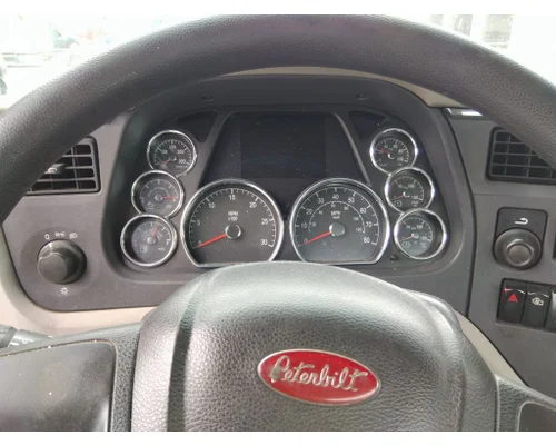 PETERBILT 579 CAB