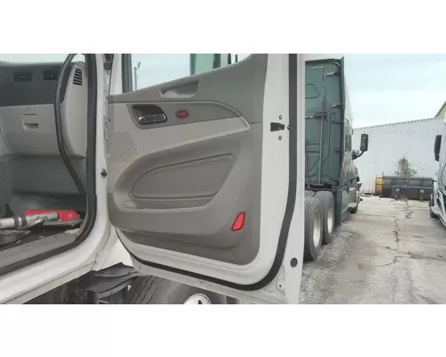 PETERBILT 579 CAB