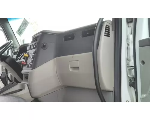 PETERBILT 579 CAB