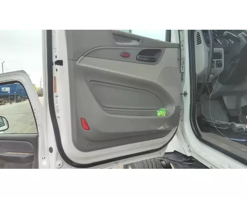 PETERBILT 579 CAB