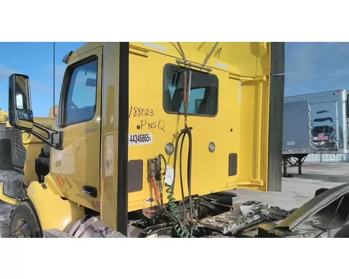 PETERBILT 579 CAB