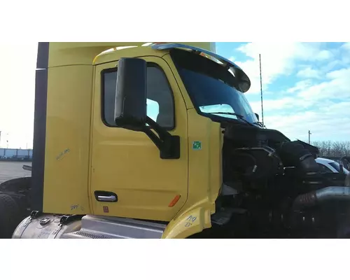PETERBILT 579 CAB