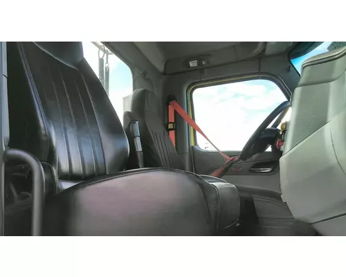 PETERBILT 579 CAB