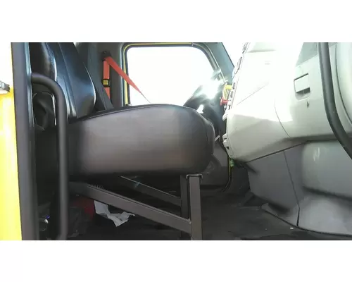 PETERBILT 579 CAB