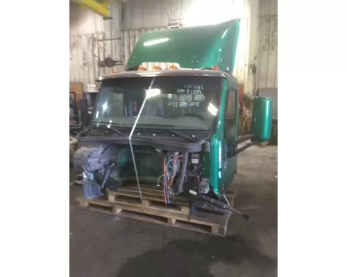 PETERBILT 579 CAB