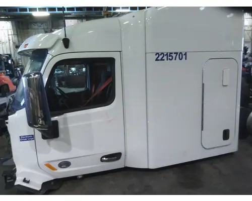 PETERBILT 579 CAB